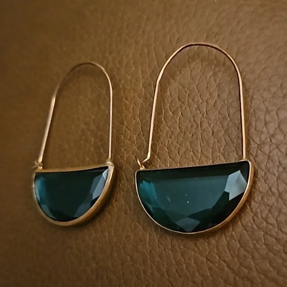 House of Harlow 1960 Faceted Teal Green Glass Mod Hoop Earrings - Picture 3 of 6